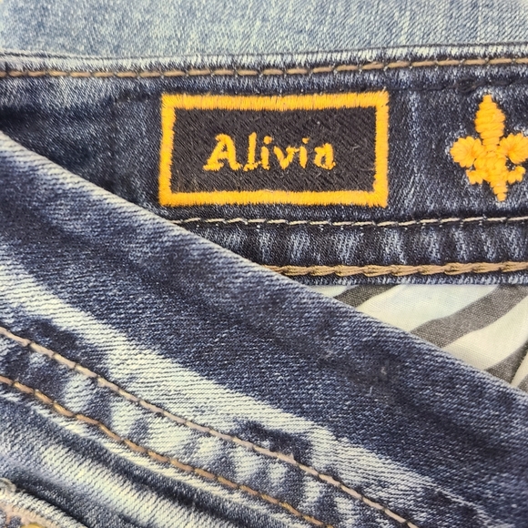 Rock Revival Alivia Bermuda Jean Shorts Size 27 - Picture 6 of 7